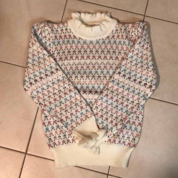 Cute sweater.c - Picture 2 of 3